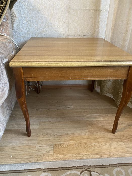 Продается журнальный стол