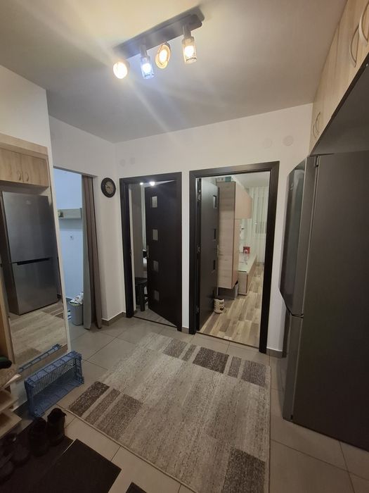 Vănd apartament 2 camere decomandat, zona Rogerius