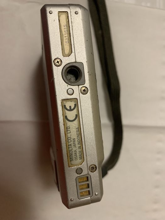 camera foto digitala Minolta Dimage. Xt