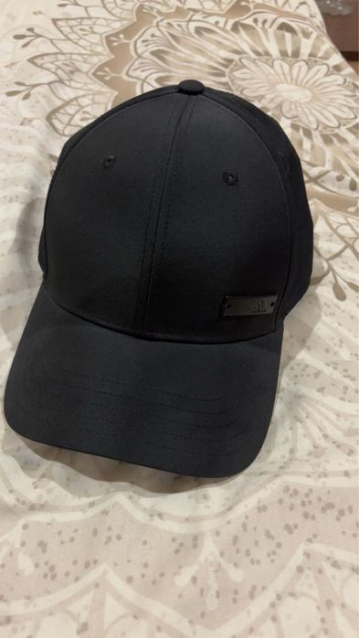Черна шапка adidas оригинална