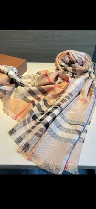 Fular Burberry, model 2026, 7 modele, preț fix