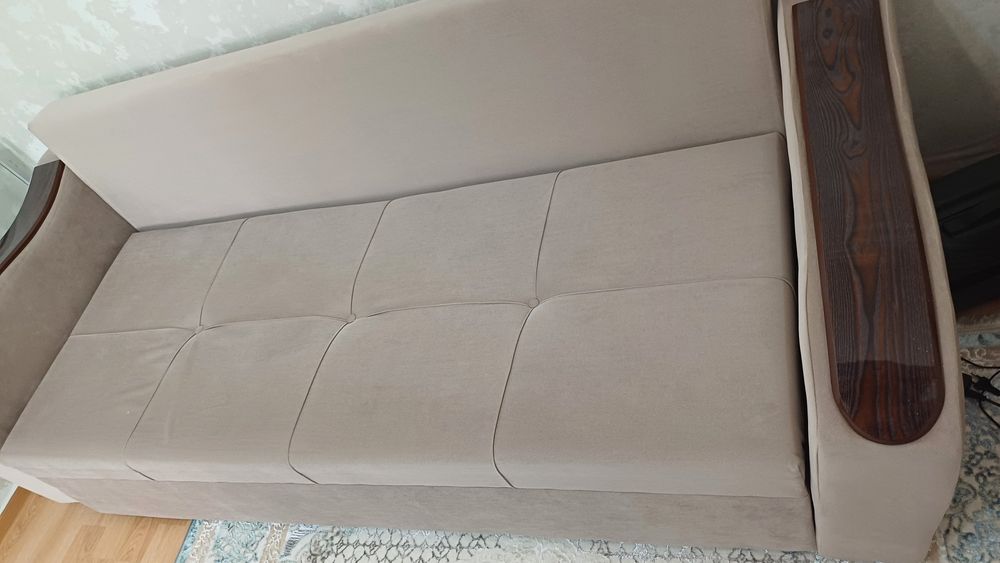 Продаю диван срочно