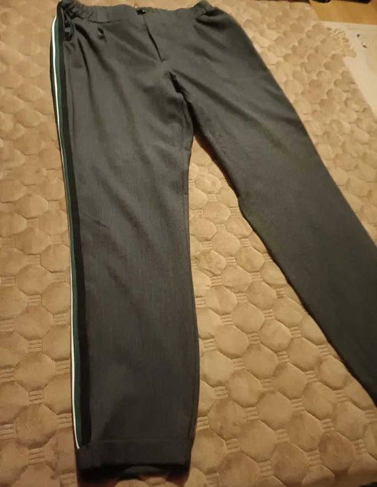 Vând pantaloni dama stofa