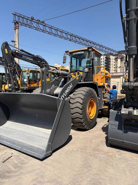 HYUNDAI Frontal yuklagich HL665V