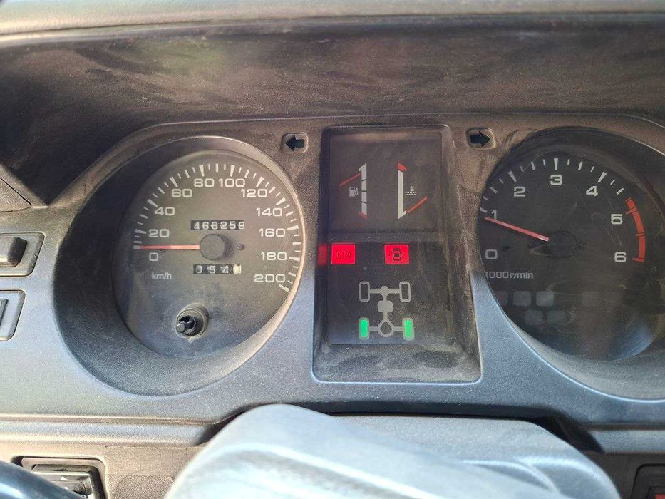 Продам внедорожник 98 года 7 мест Дизель