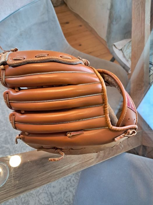 Бейзболна ръкавица ( колекционерска)
