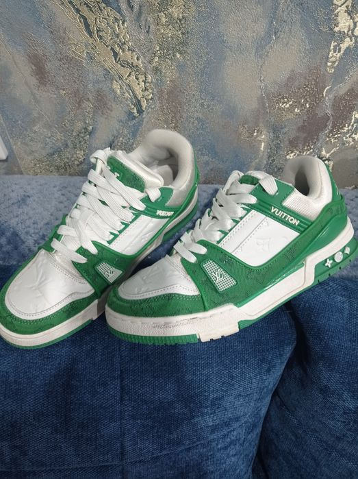 Продам кросовки 38-39 размер (написано 39-40)