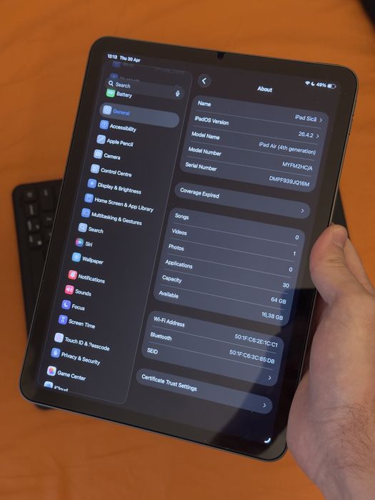 iPad  Air 4th gen 2020 64GB + tastatura