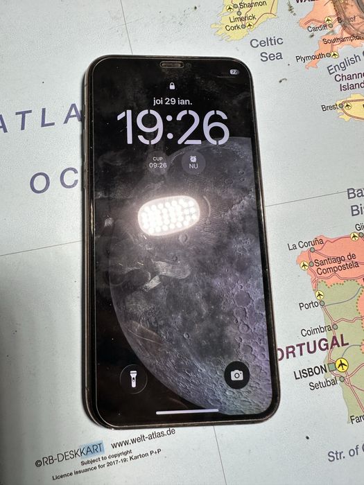 Vand iphone 11 pro gold de 64 gb