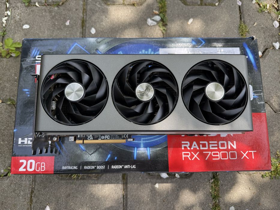 Placa video Sapphire Nitro+ RX 7900 XT Vapor-X 20GB
