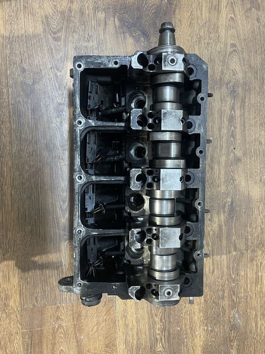 Chiluoasa completa ax came Golf 5 1.9 BLS BKC BJB Passat B6 038103373R