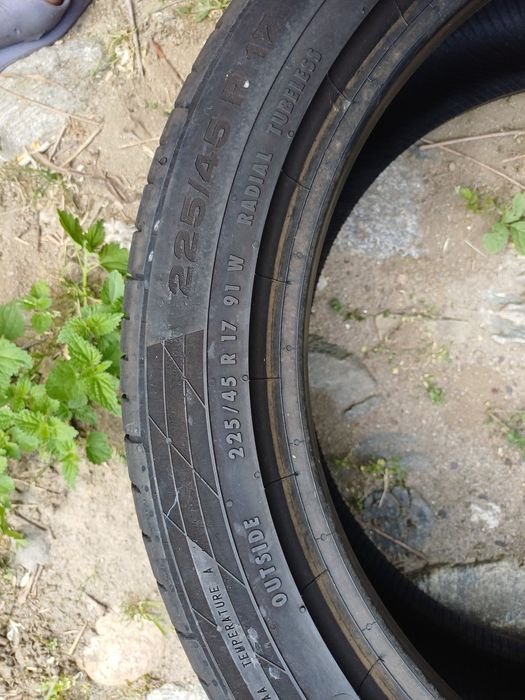 Vand 4 anvelope de vara 225 45 r17 CONTINENTAL și KUMHO foarte bune
