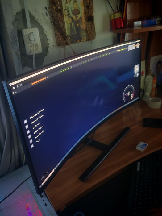 Vând monitor curbat Huawei gaming