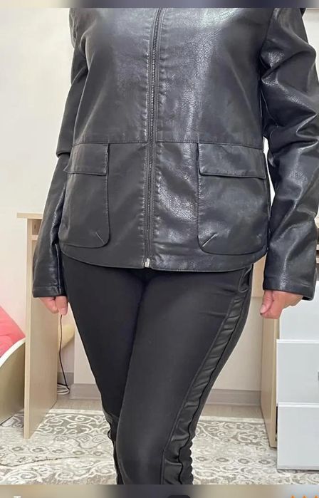 Продам женскую куртку р.54-56