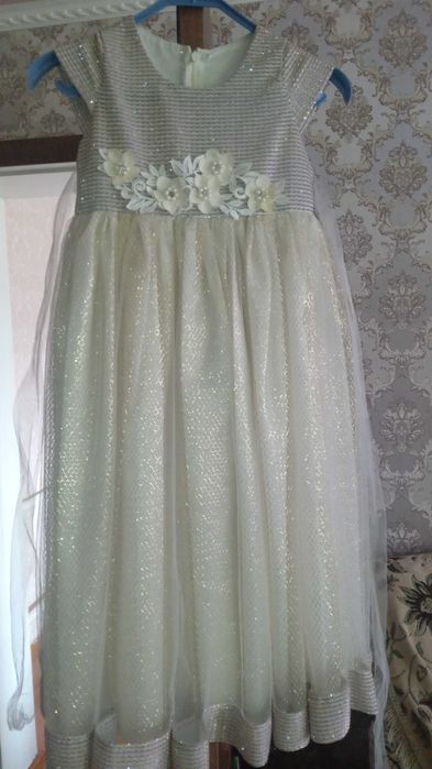 Платье на девочку 5-6 лет