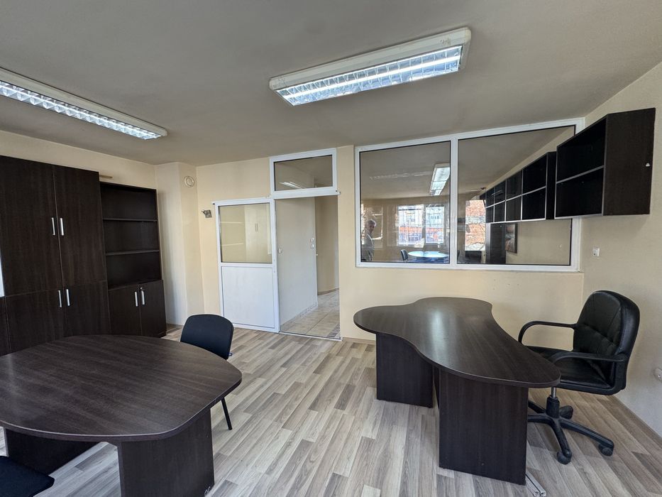 Офис под наем в центъра на града