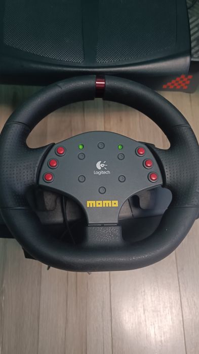 Волан за компютър Logitech momoracing