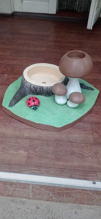 Горшки под цветы