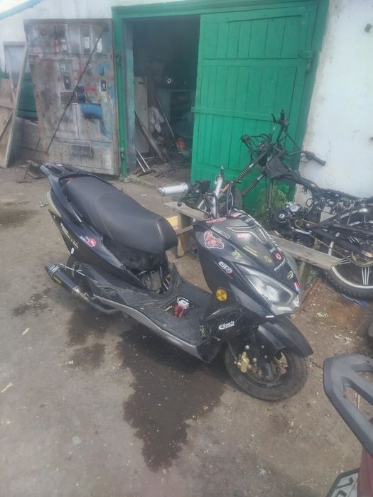 Продам скутер 150 кубов