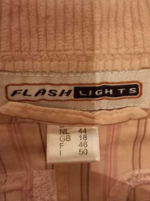 ЧИСТО НОВО дамско розово сако от джинсов плат