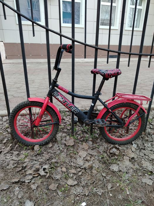 Продам детский велосипед на 5-8 лет