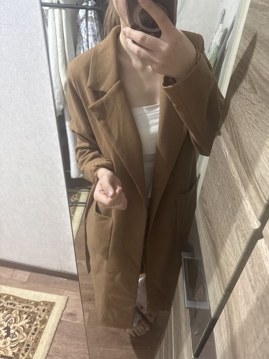 Пальто коричневое