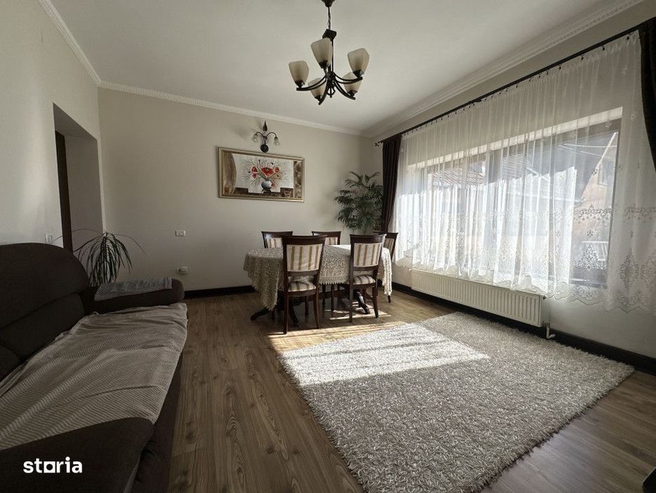 Casa individuala, 9 camere, 1600 mp teren, 300 mp utili - Sanandrei