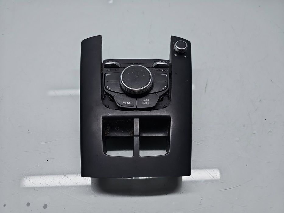 Panou media AUDI A3 (8V1) [Fabr 2012-prezent] 8V0919614B