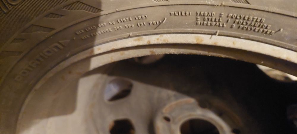 Колёса с дисками (2 шт) ,HAKKAPELIITTA, зима, шипы,б/у