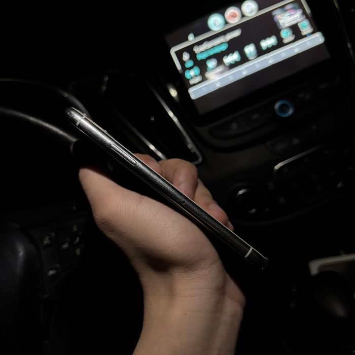 iPhone 11 pro 64 gb 82% Radnoy