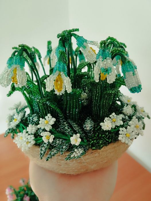 Подснежники из бисера