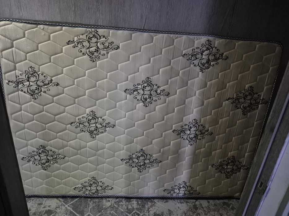 Продам матрас 140х200
