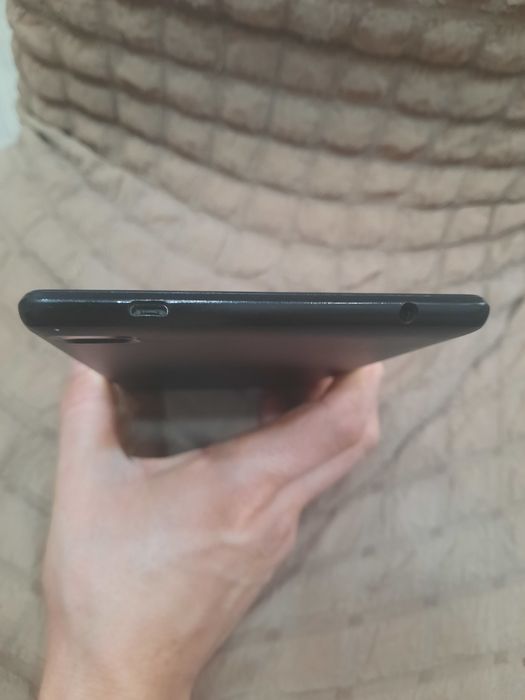 Планшетный компьютер планшет Lenovo tab 7 essential