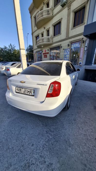 Продается Chevrolet Lacetti 2-позиция