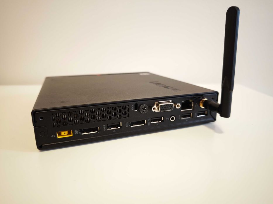 Lenovo ThinkCentre M715q Tiny Desktop AMD Ryzen 5 PRO 2400GE/128GB/8GB