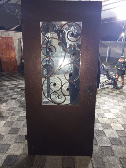 Двери.   25000тг