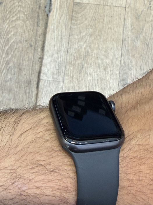 Apple Watch SE 40 мм без царапин