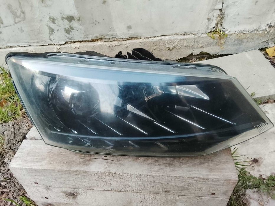 Десен фар за Skoda Fabia 3