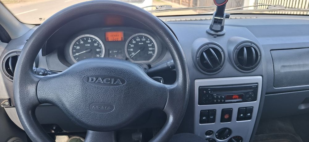 Logan 1.6 mpi cu gaz