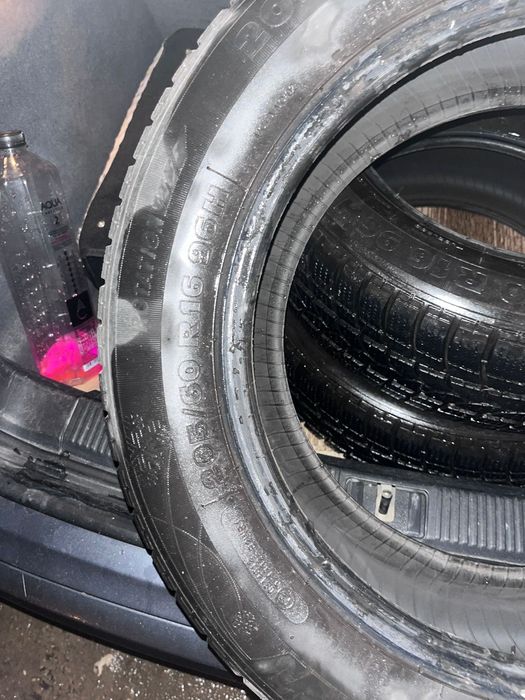 Cauciucuri de vânzare