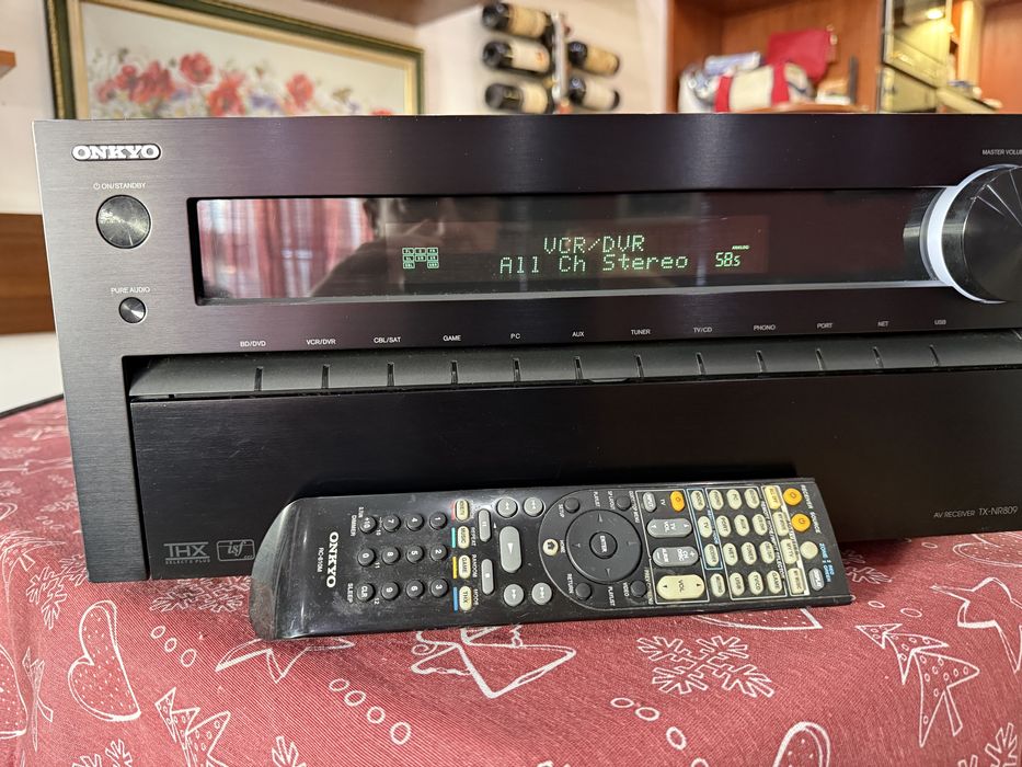 AV ресивър Onkyo TX-NR809