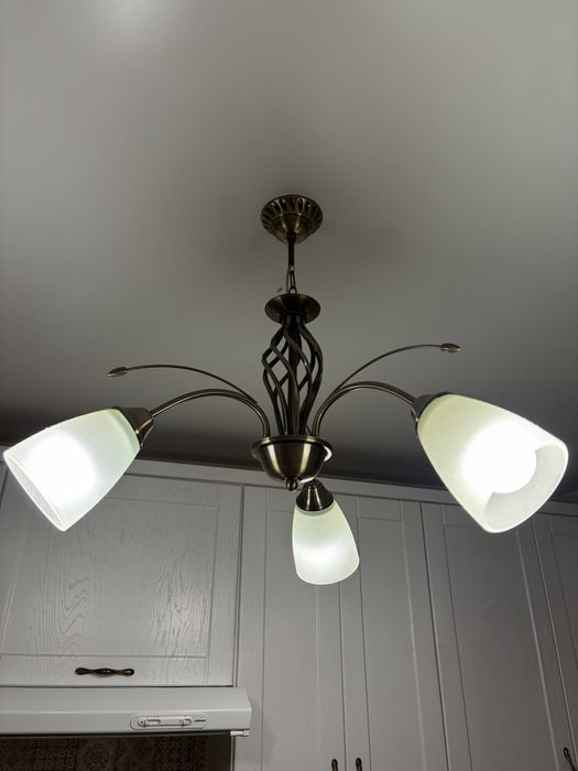 Продам разные люстры