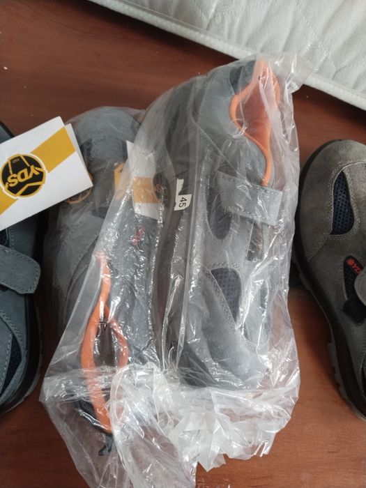 Обувь рабочая продам.