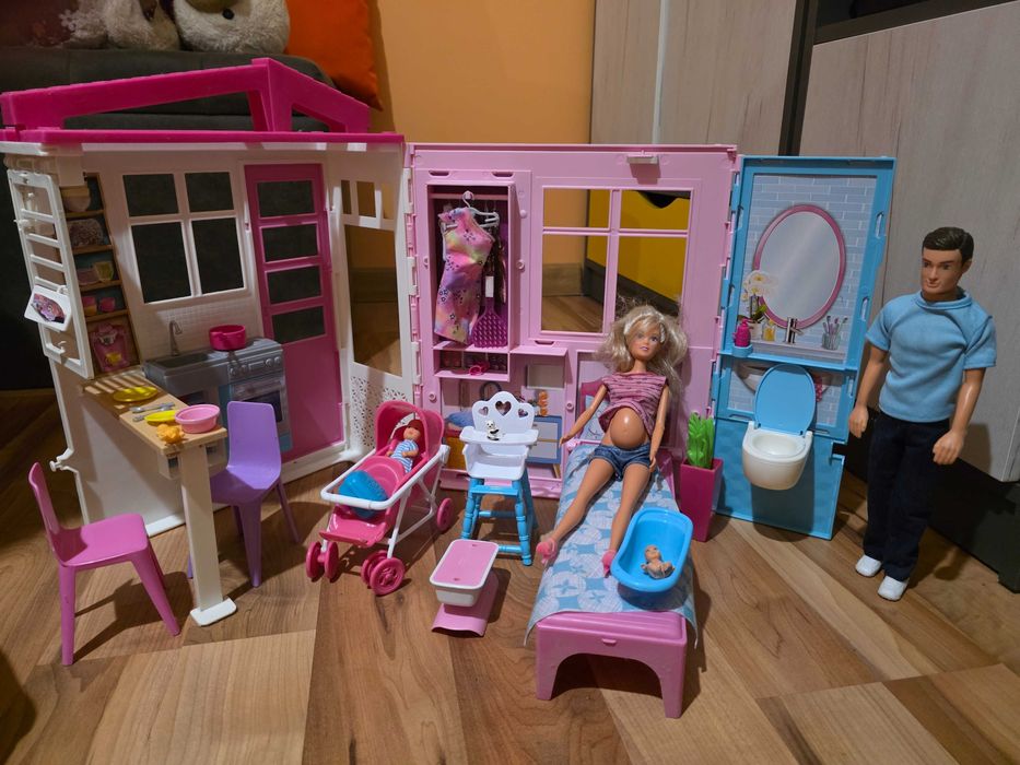 Къща за кукли и аксесоари