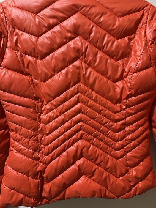 Дамско червено есенно яке