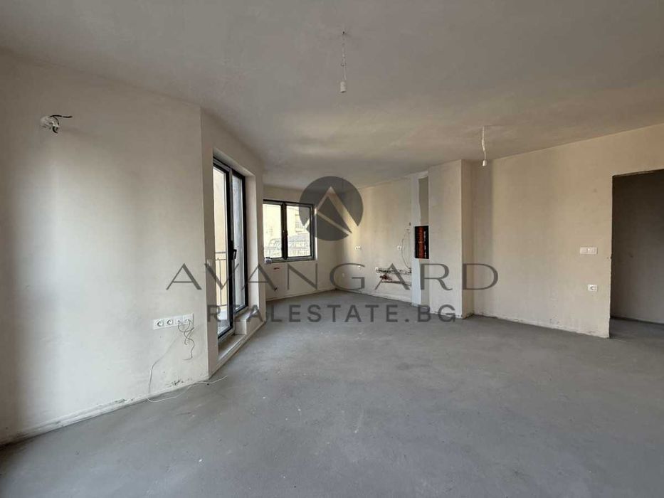 Продава се Тристаен апартамент в Пловдив, Кършияка - 101 кв.м за 1981 €/кв.м - Снимка #2