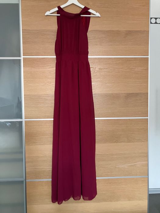 Винено червена рокля