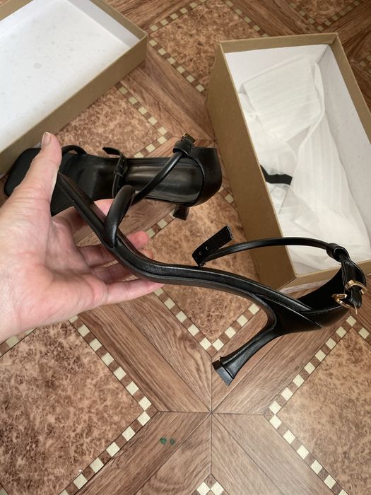 Босоножки Zara новые !