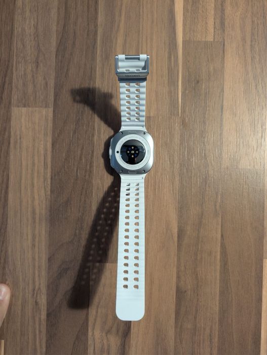 Samsung Galaxy Watch Ultra, model 2025
