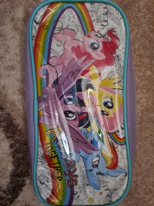 Несесер/моливник за училище